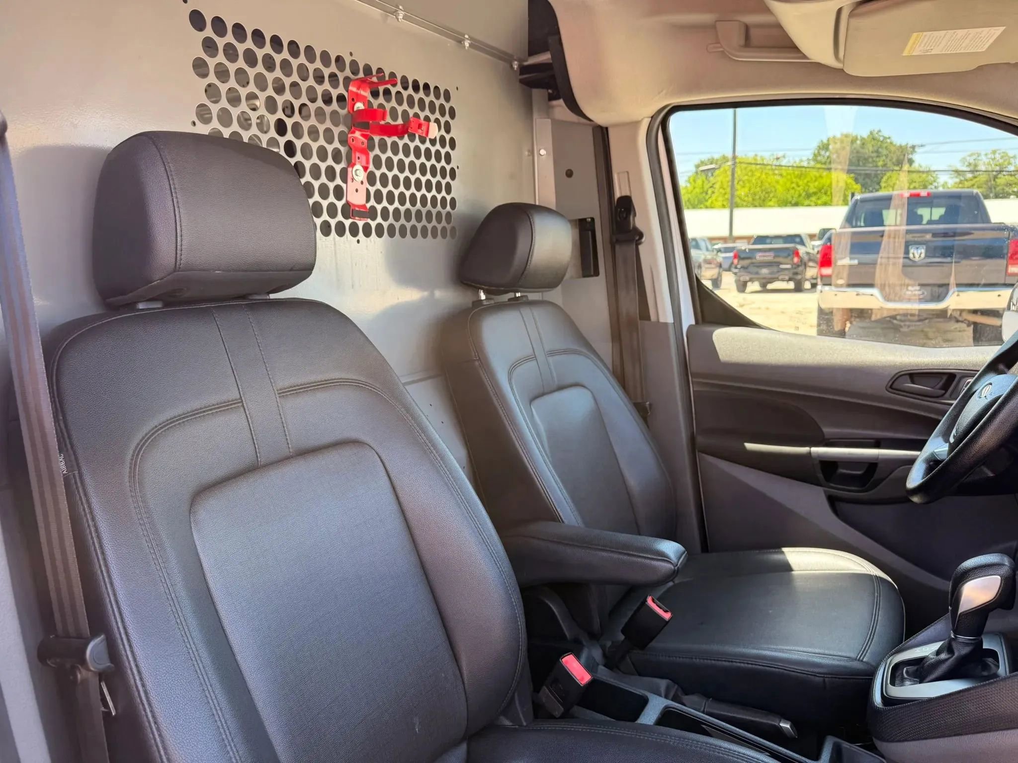 Used 2020 Ford Transit Connect XL FWD image 29