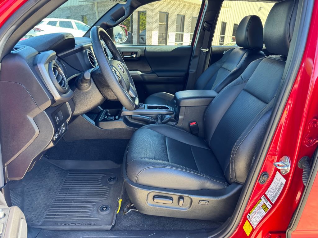 Used 2022 Toyota Tacoma TRD Off-Road image 10