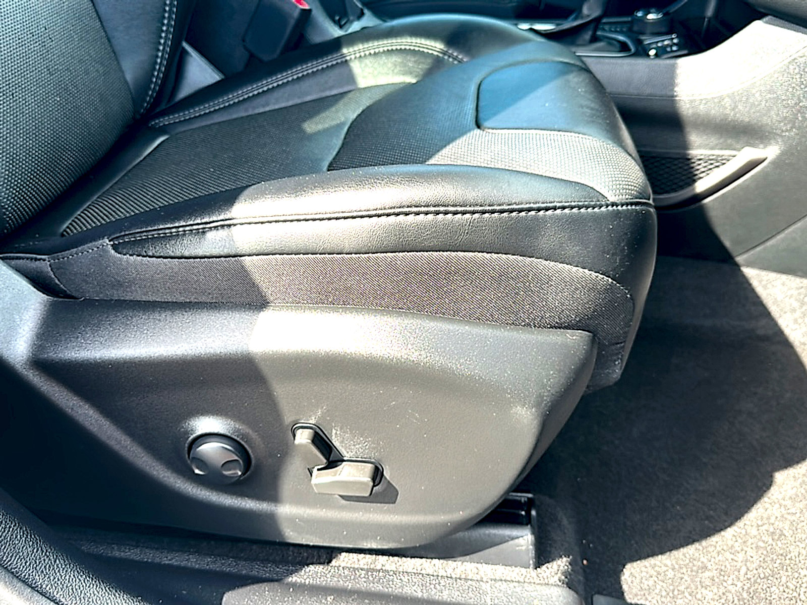 Used 2022 Jeep Cherokee Limited w/ Elite Package image 25