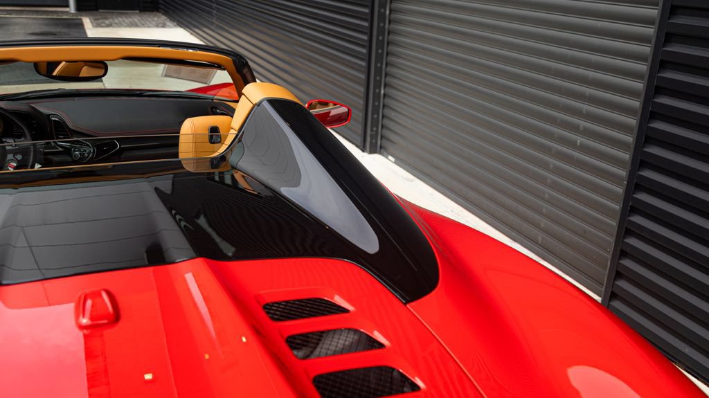 Used 2015 Ferrari 458 Spider RWD image 30