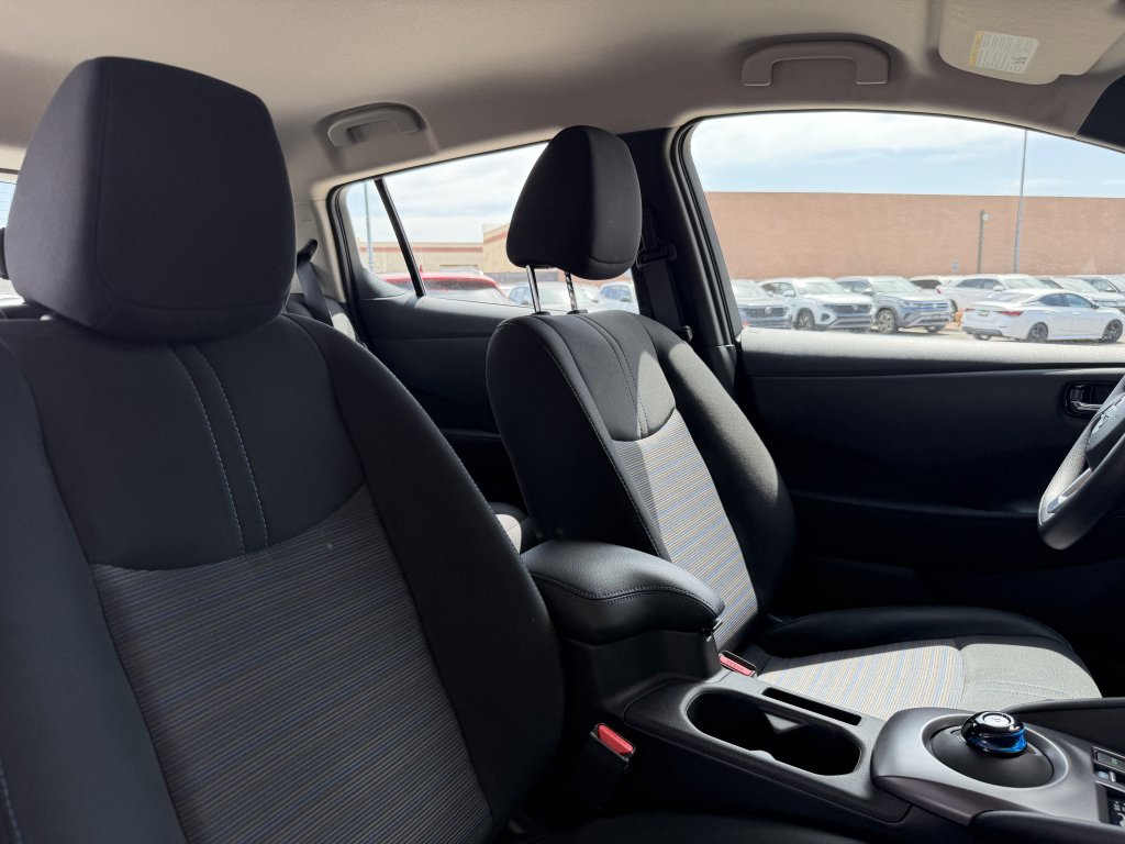 Used 2025 Nissan Leaf S FWD image 36