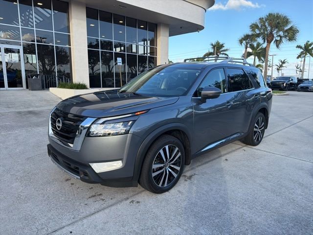 Used 2024 Nissan Pathfinder Platinum w/ Cargo Package