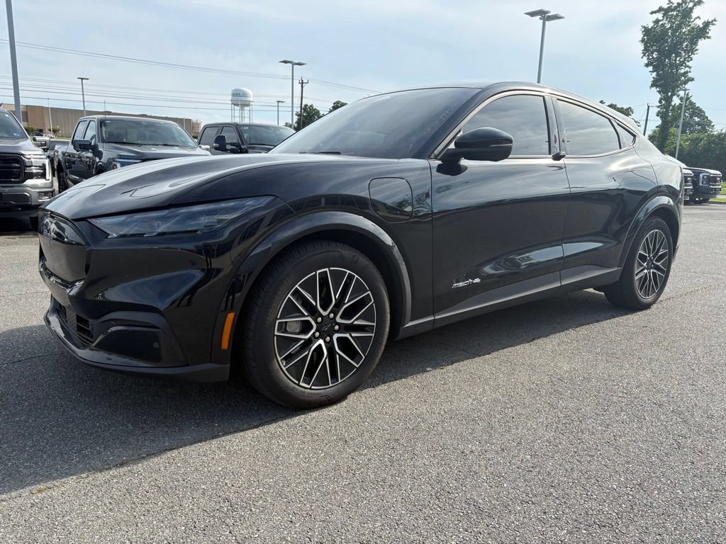Used 2025 Ford Mustang Mach-E Premium AWD/4WD image 4