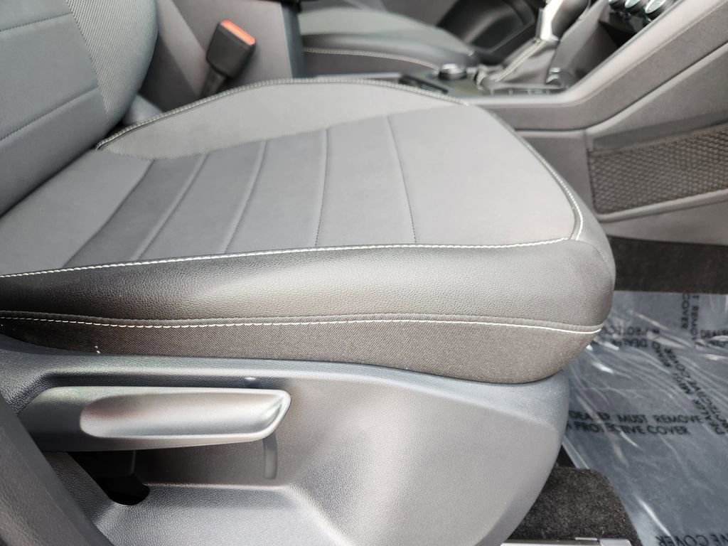 Used 2024 Volkswagen Taos SE image 18