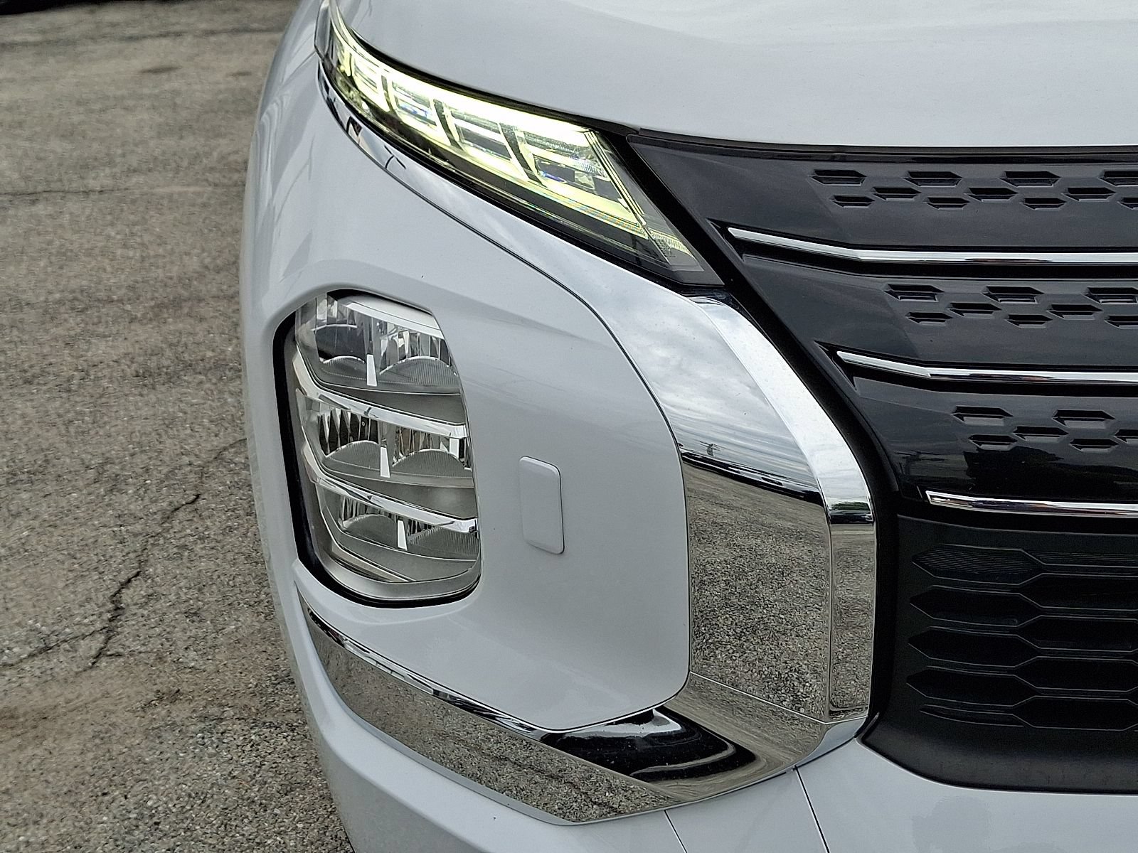 Used 2022 Mitsubishi Outlander ES AWD/4WD image 10