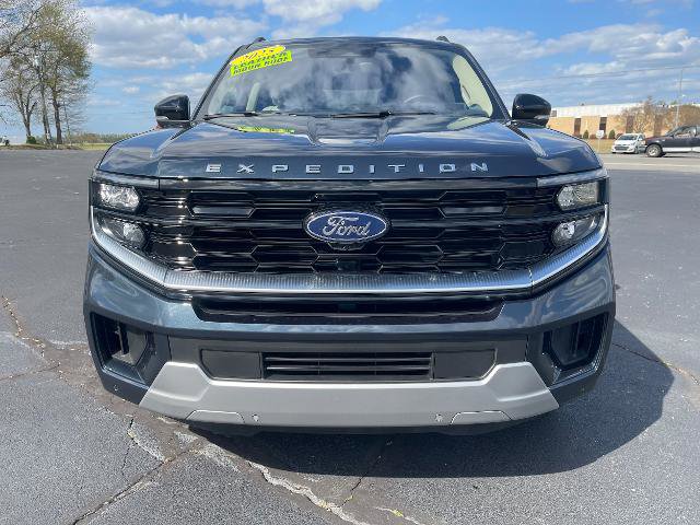 Certified 2025 Ford Expedition Max Platinum image 3