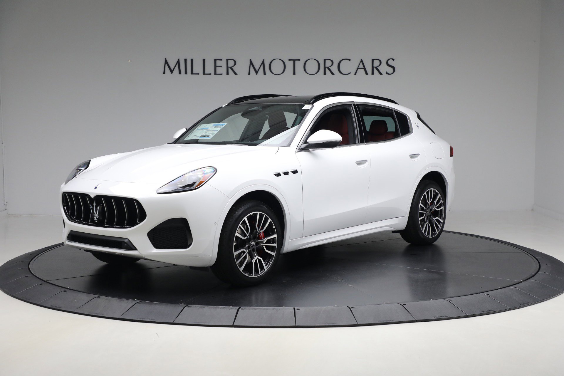 New 2025 Maserati Grecale GT