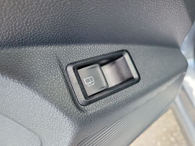 Certified 2023 Volkswagen Taos SE FWD image 15