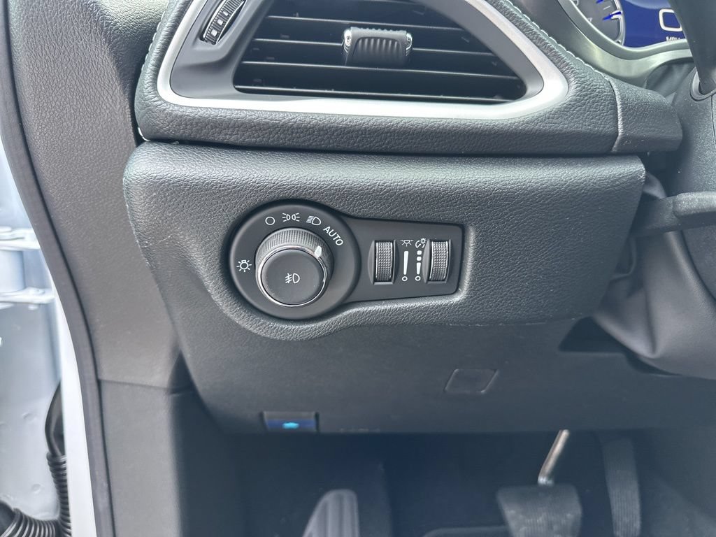 New 2026 Chrysler Pacifica Select AWD/4WD image 68