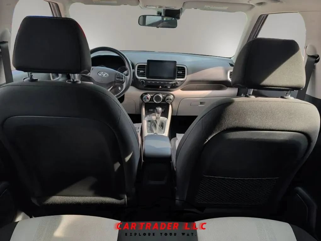 Used 2022 Hyundai Venue SEL FWD image 13