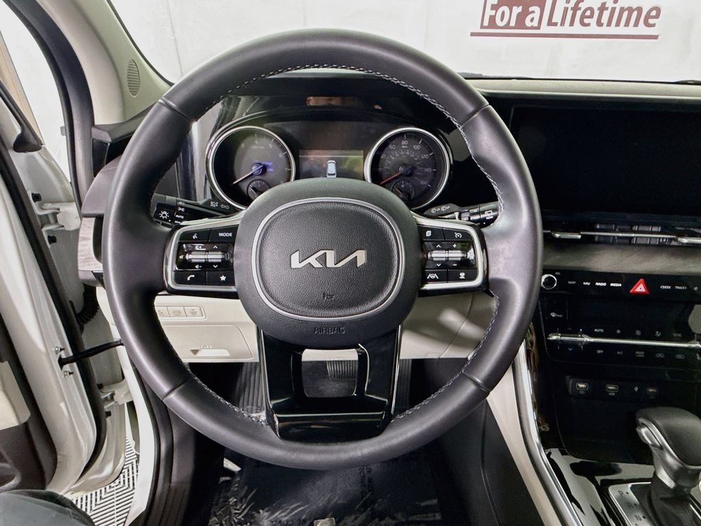 Certified 2024 Kia Carnival EX FWD image 21