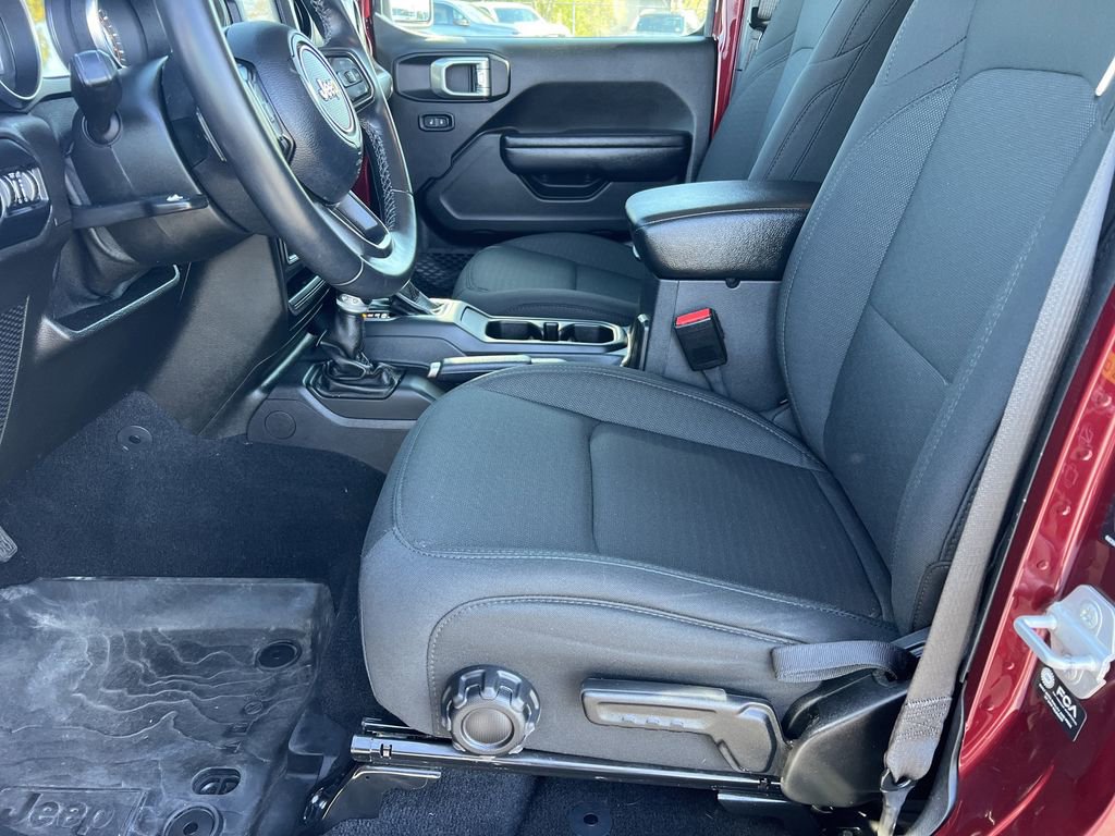 Used 2021 Jeep Gladiator Sport image 15