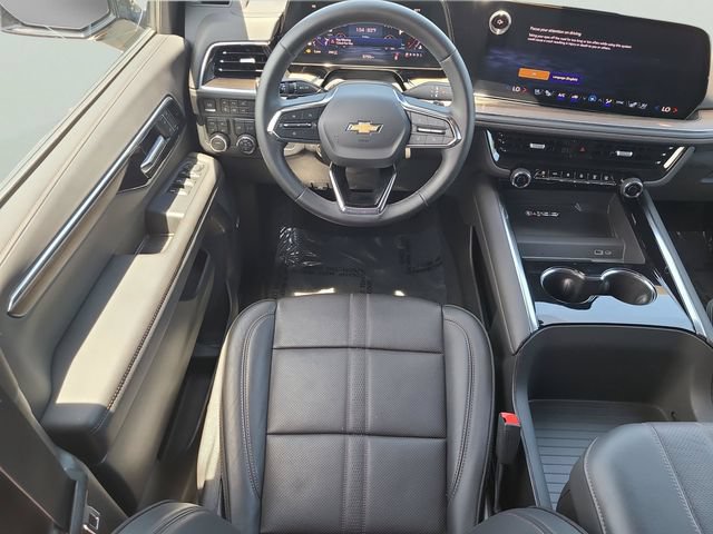 Used 2025 Chevrolet Suburban High Country AWD/4WD image 17