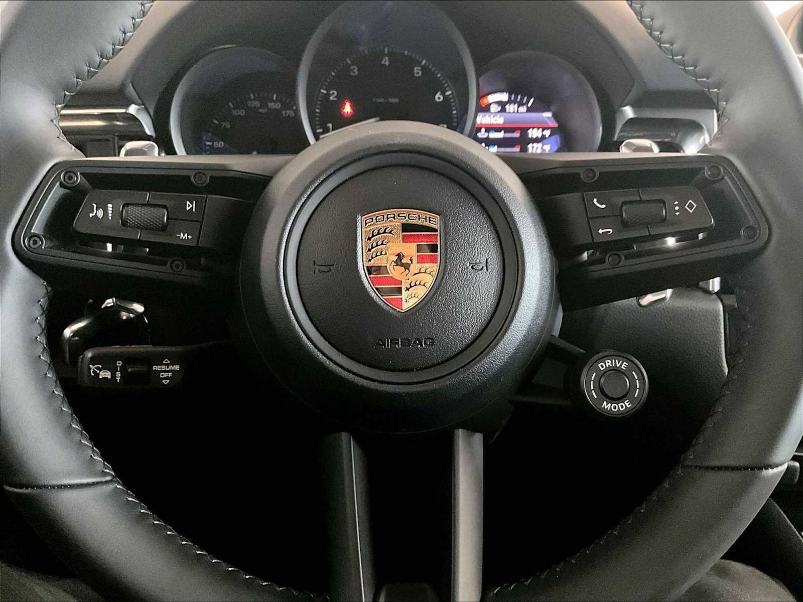 Used 2026 Porsche Macan image 18