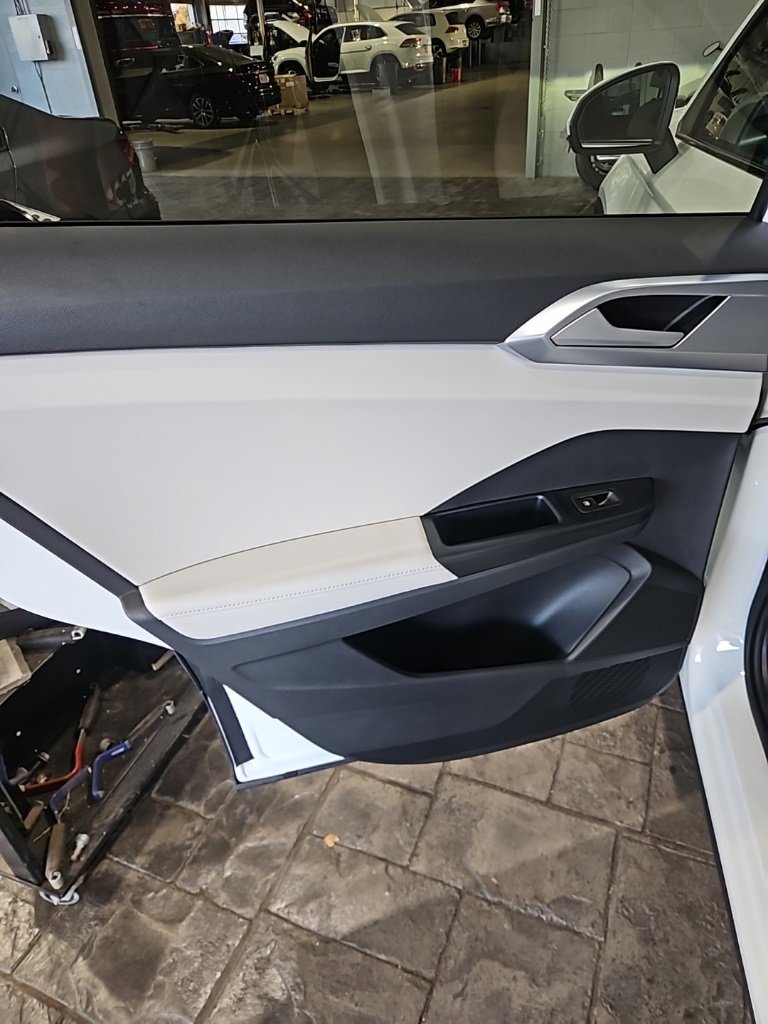 New 2026 Volkswagen Taos SE image 20