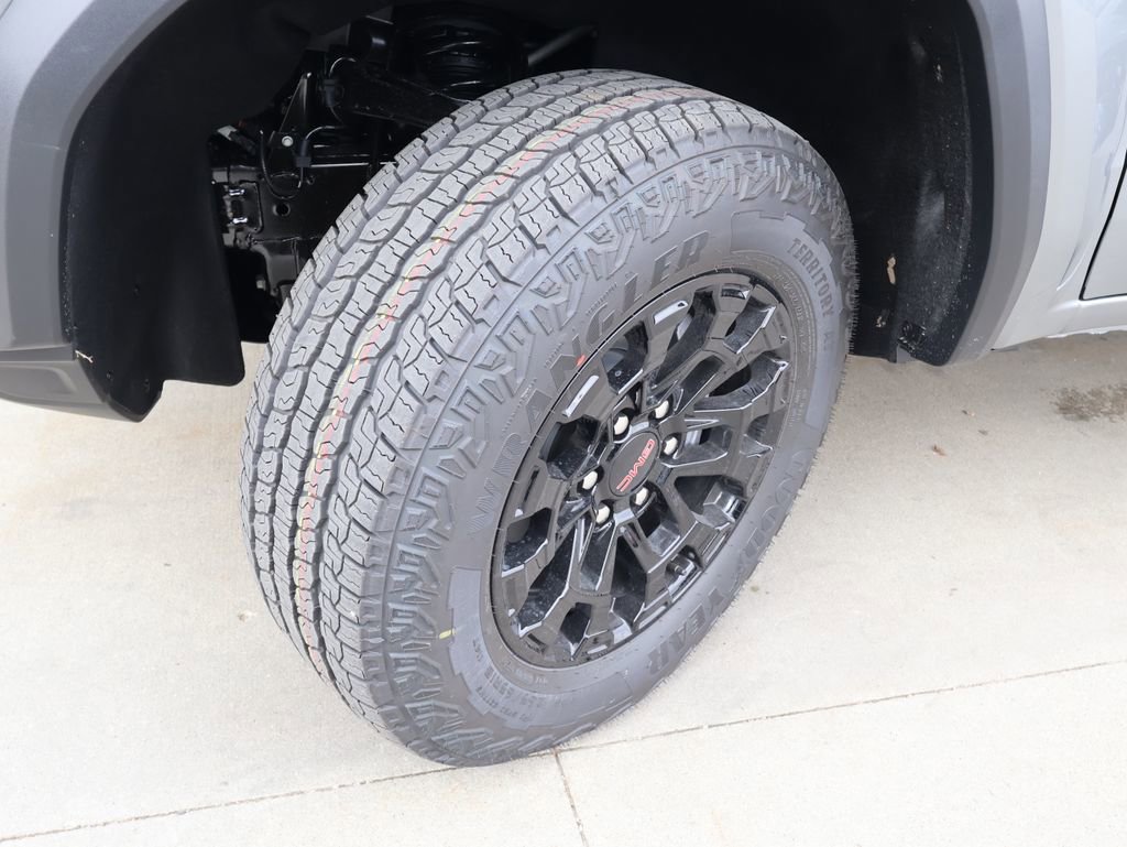 New 2026 GMC Canyon Elevation w/ Convenience Package image 40