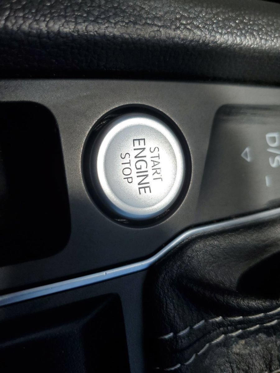 Used 2023 Volkswagen Atlas Cross Sport SE FWD image 18