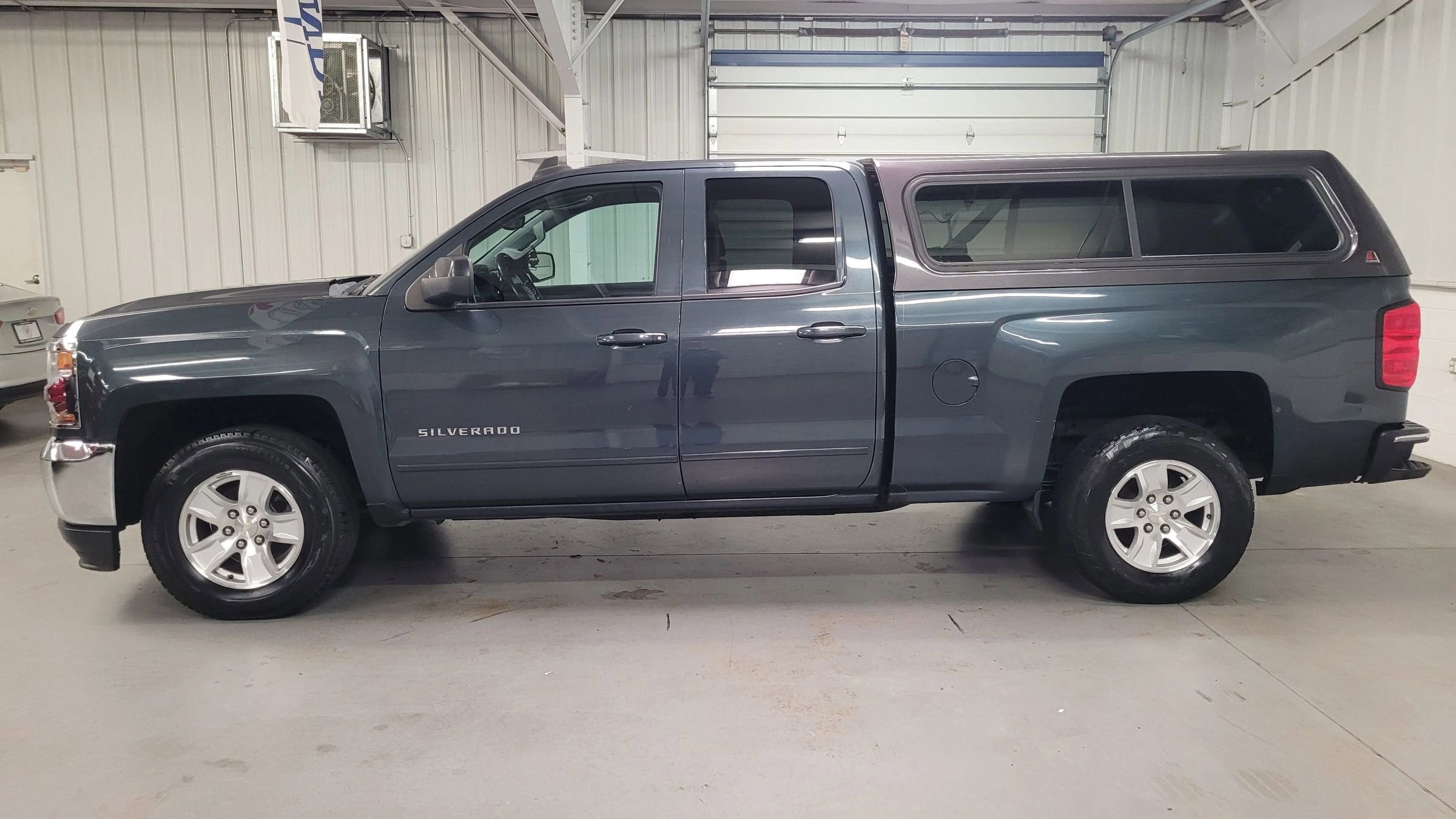 Used 2018 Chevrolet Silverado 1500 LT image 3