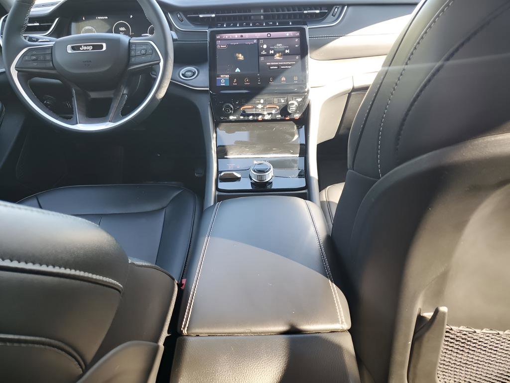 Used 2024 Jeep Grand Cherokee Limited image 22