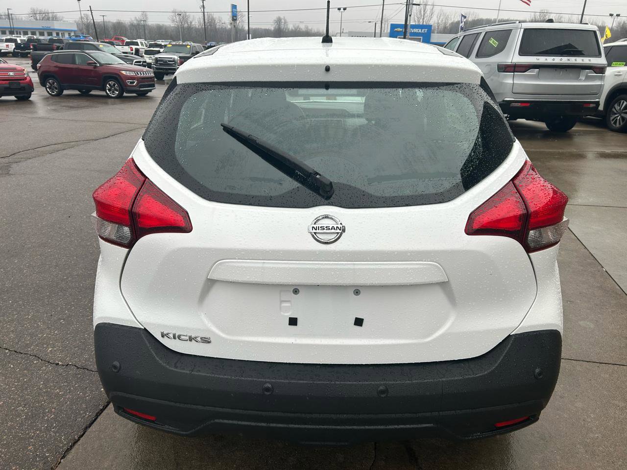 Used 2020 Nissan Kicks S FWD image 6