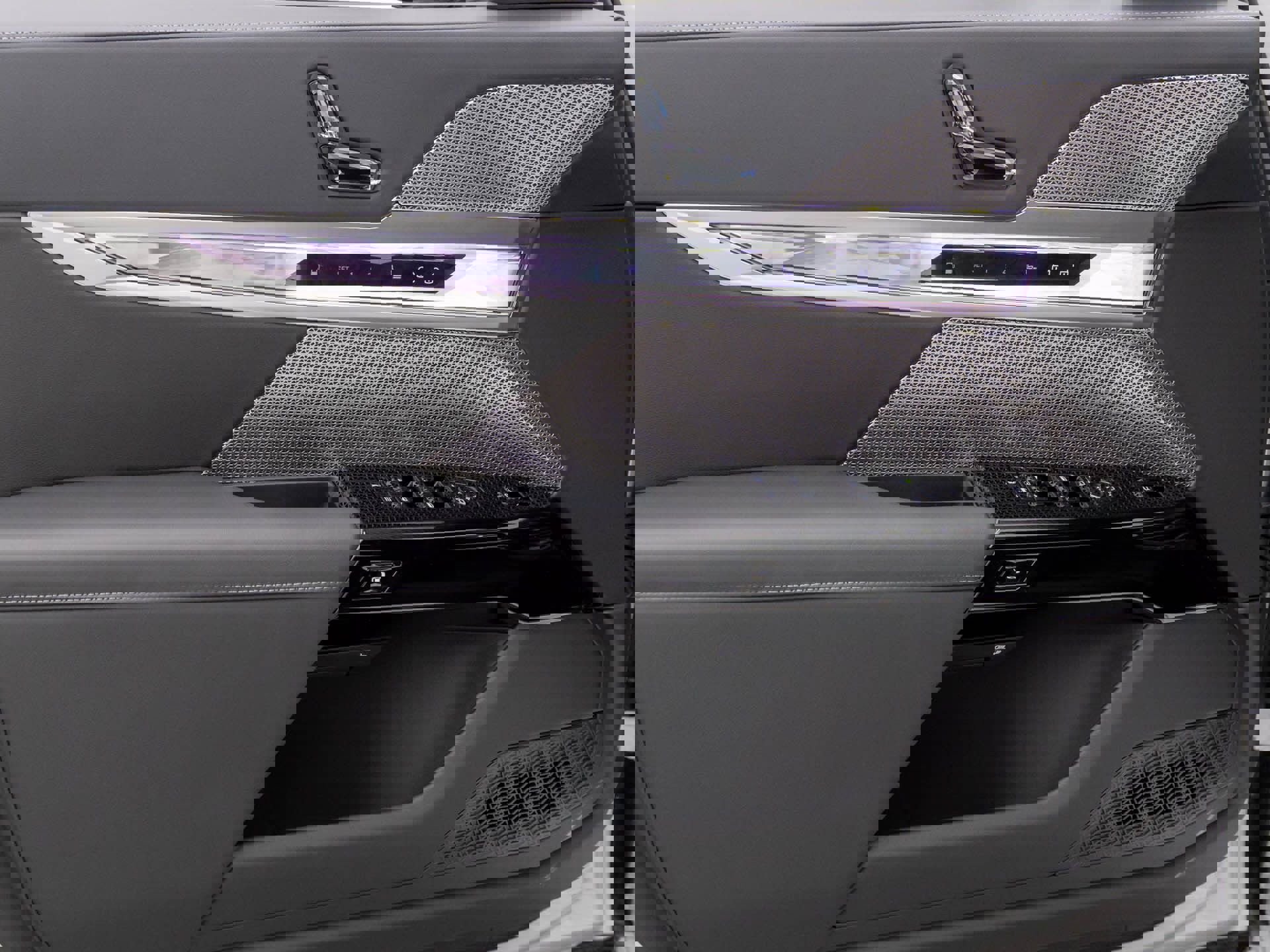 New 2025 BMW 750e xDrive image 14