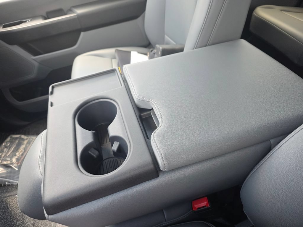 New 2026 Ford F550 4x4 Crew Cab image 35