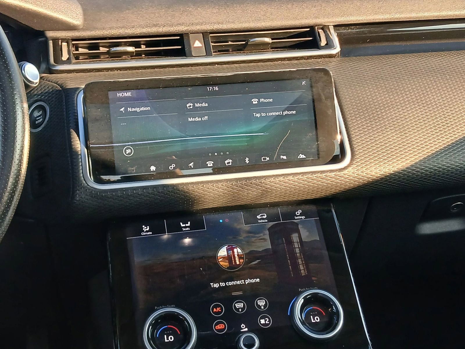 Used 2018 Land Rover Range Rover Velar S image 26