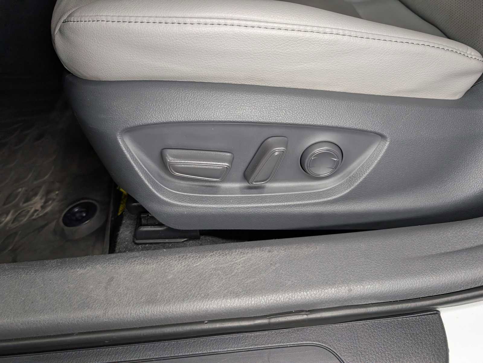 Used 2021 Toyota Camry XLE FWD image 37