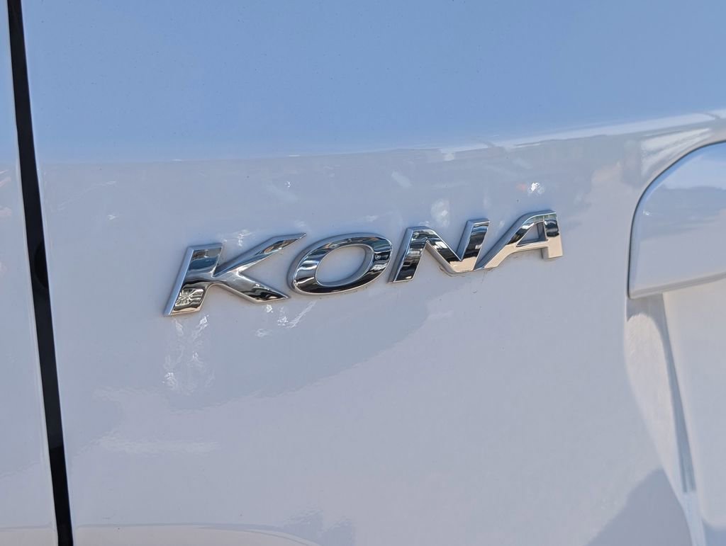 Used 2023 Hyundai Kona SE w/ Cargo Package image 13