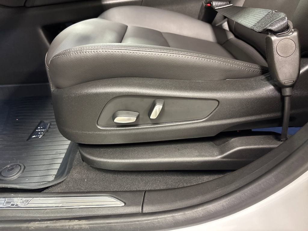 New 2026 Cadillac XT5 Luxury w/ LPO, Floor Liner Package image 22