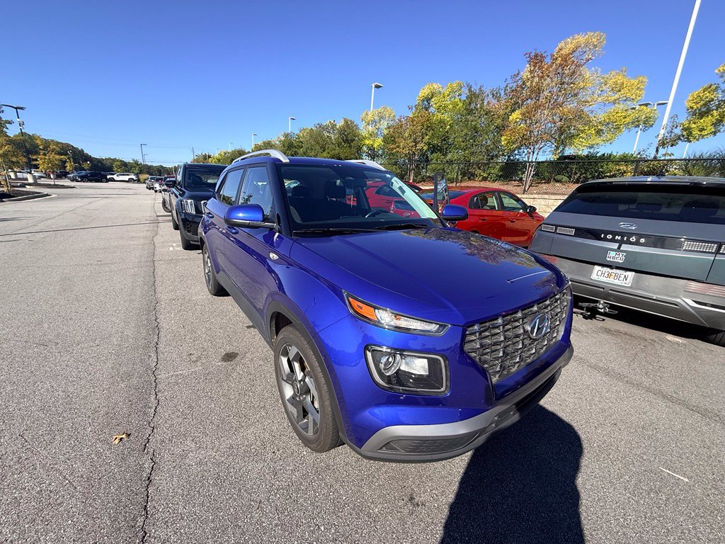 Certified 2024 Hyundai Venue SEL FWD image 8
