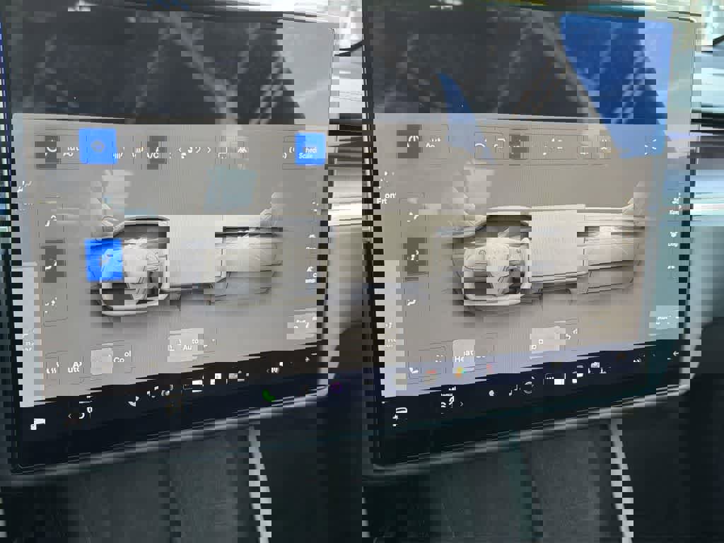 Used 2022 Tesla Model X Plaid image 17