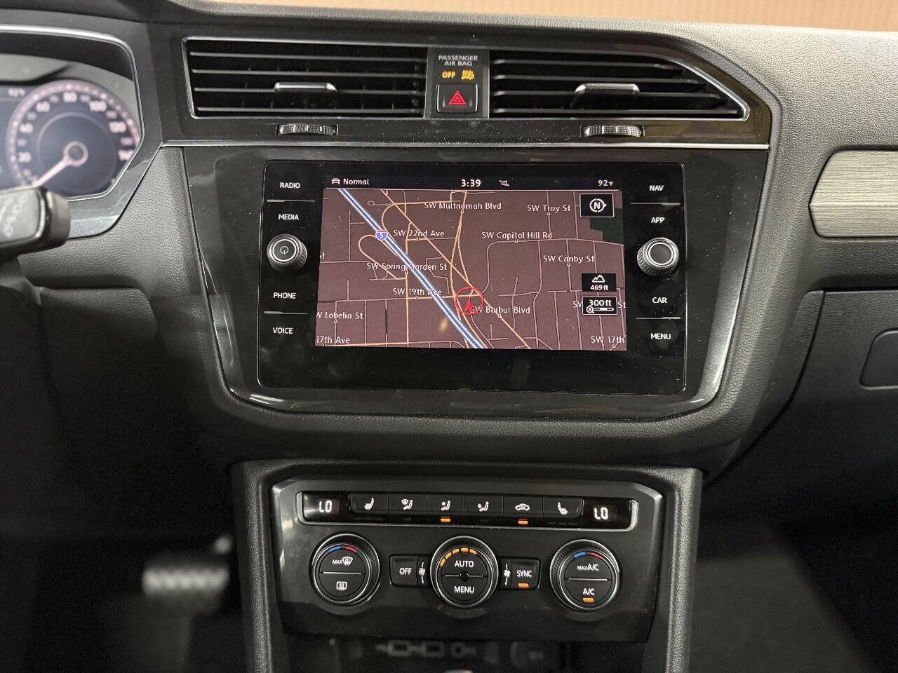 Used 2019 Volkswagen Tiguan SEL w/ 3rd Row Seat Package AWD/4WD image 9