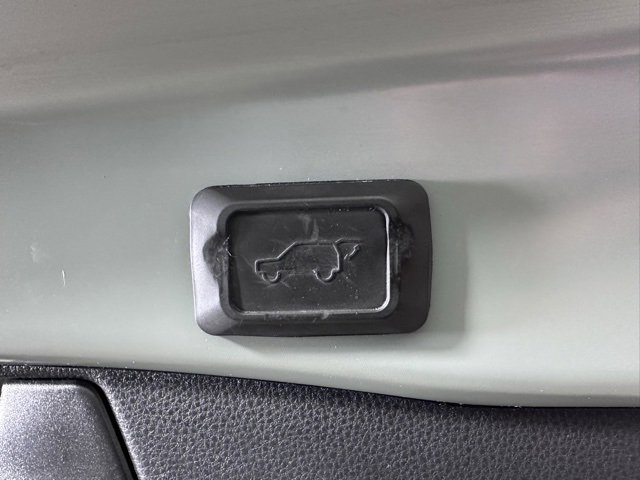Used 2019 Toyota RAV4 XLE image 15