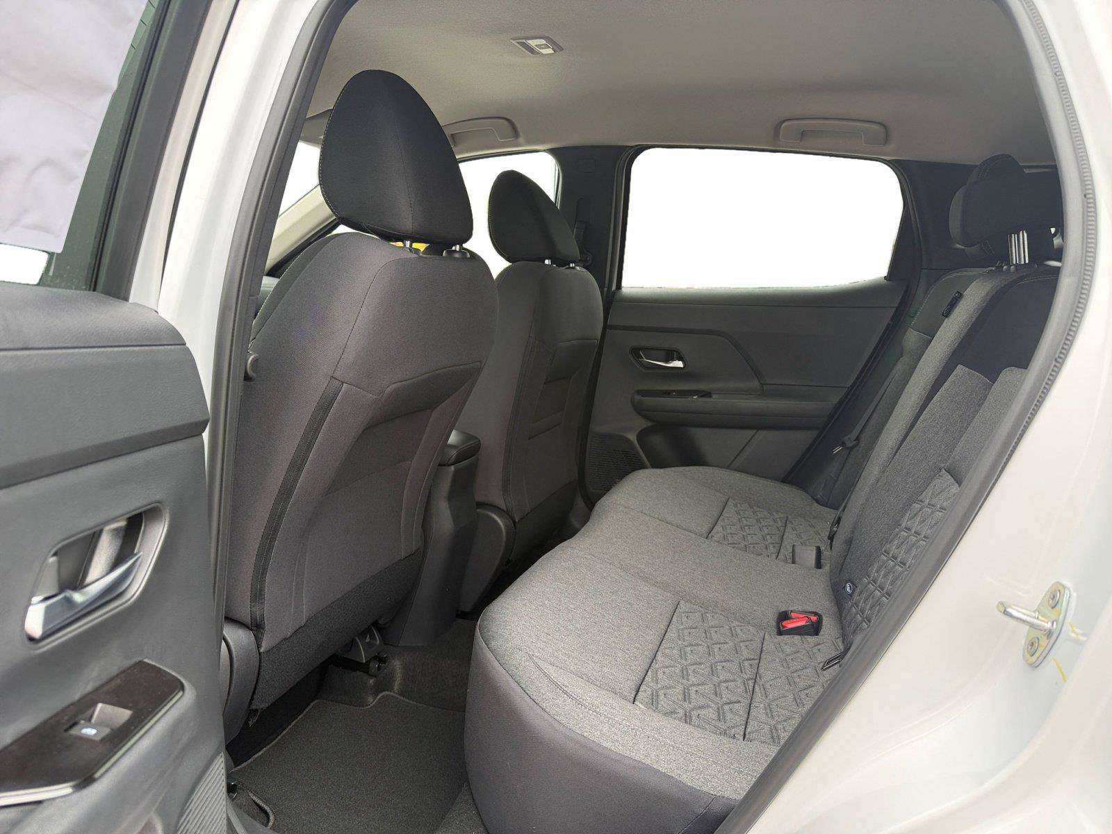 New 2027 Nissan Kicks SV AWD/4WD image 19