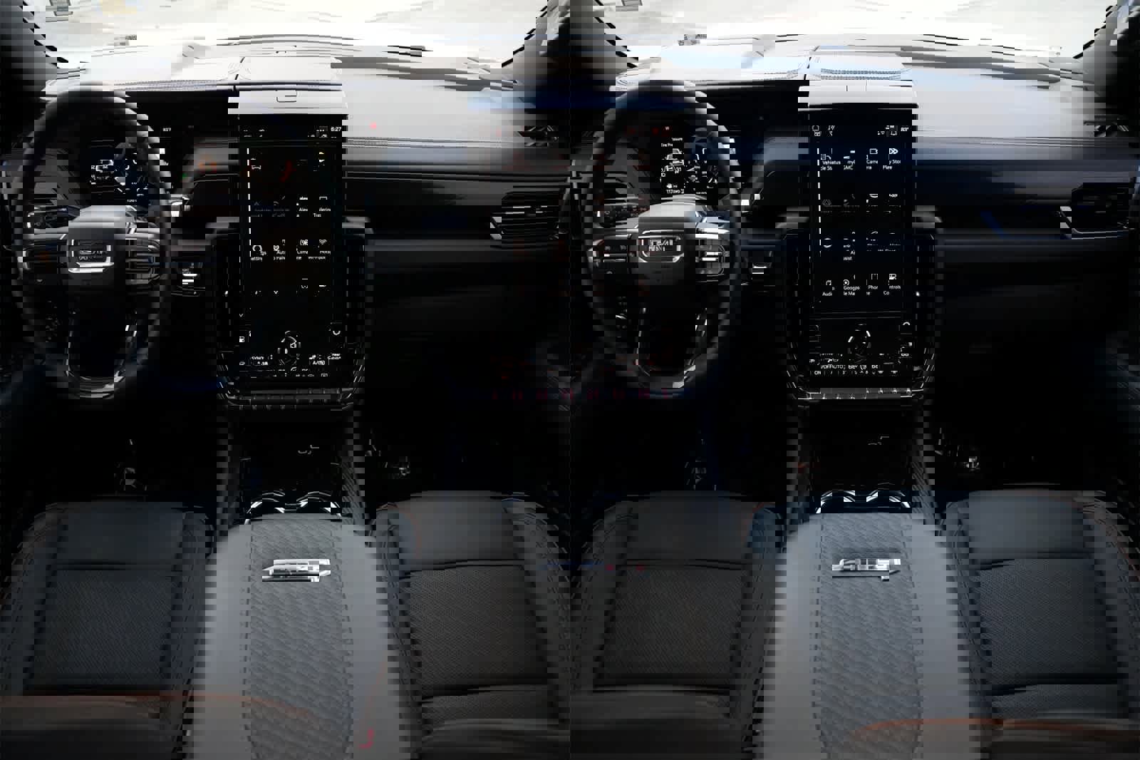 Used 2025 GMC Yukon AT4 w/ AT4 Premium Package image 7