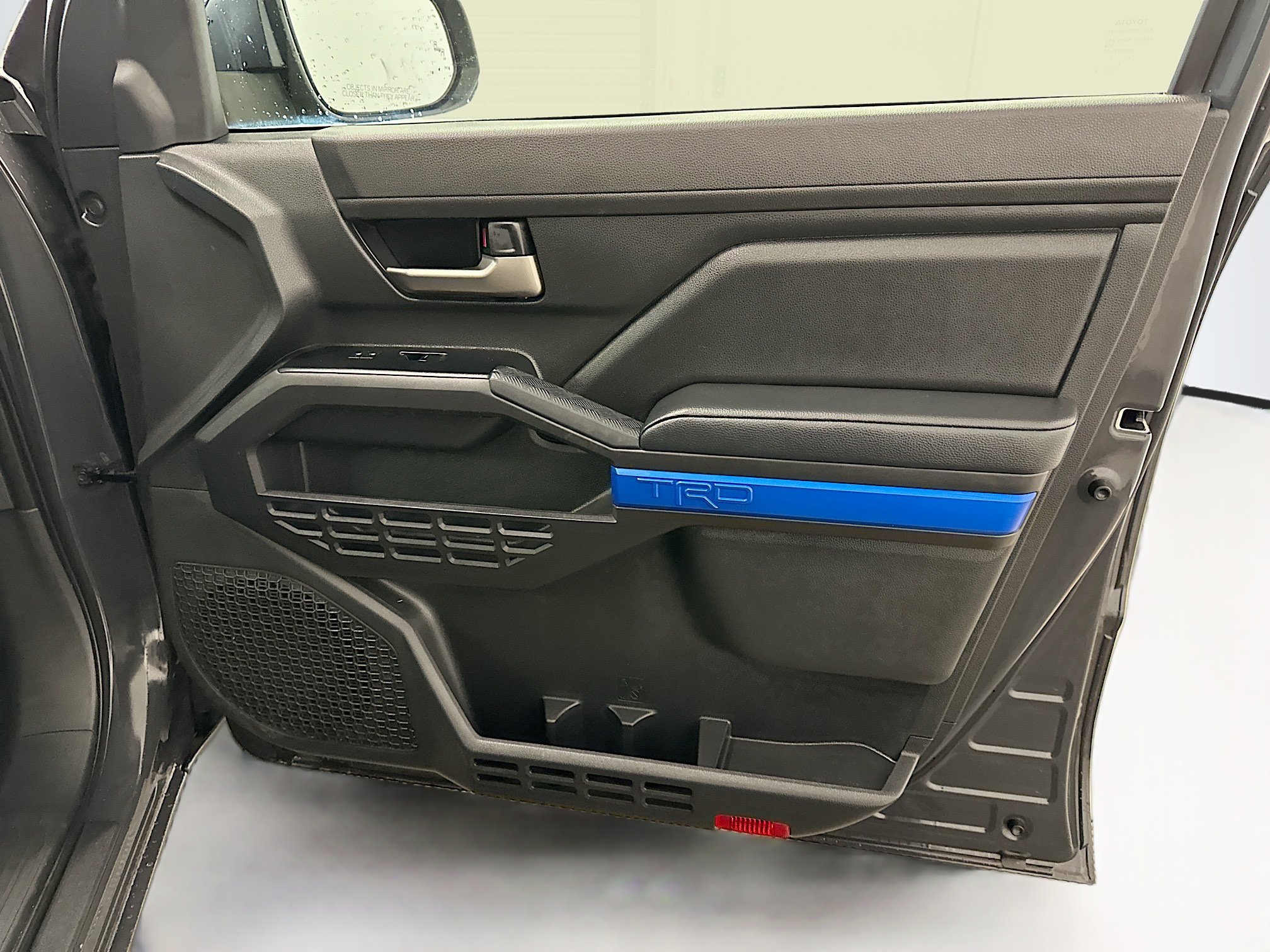 Used 2025 Toyota Tacoma TRD Off-Road image 33