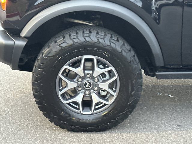 Used 2025 Ford Bronco Badlands image 15