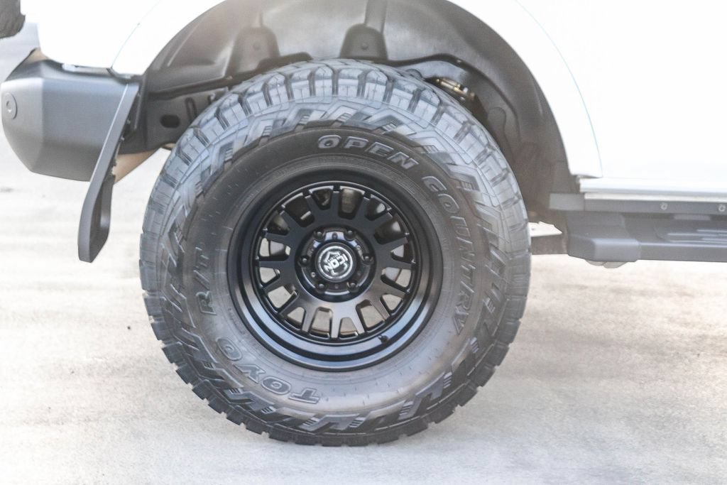 Used 2024 Ford Bronco Outer Banks AWD/4WD image 12