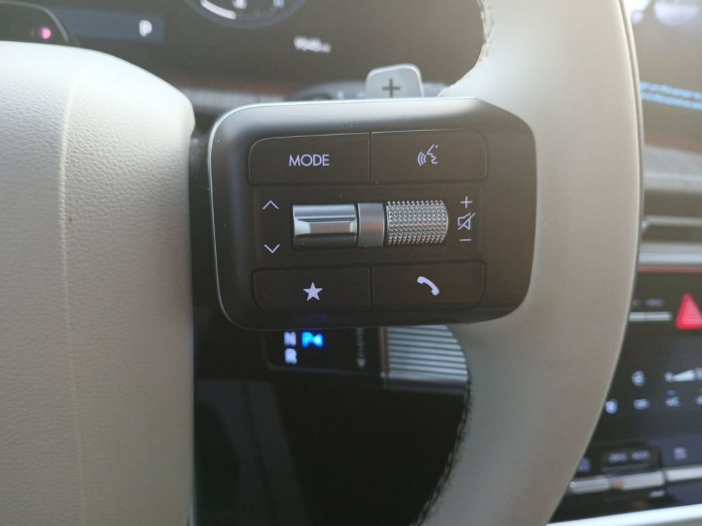 Used 2024 Hyundai Santa Fe Calligraphy image 23