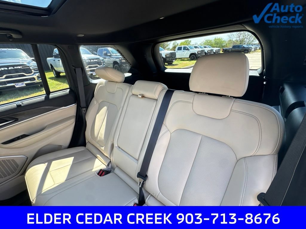 Used 2024 Jeep Grand Cherokee Limited w/ Luxury Tech Group II AWD/4WD image 27