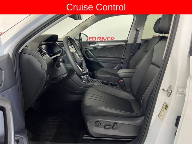 Used 2023 Volkswagen Tiguan SE FWD image 10