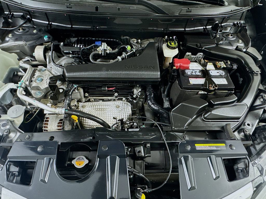 Used 2018 Nissan Rogue SV image 27
