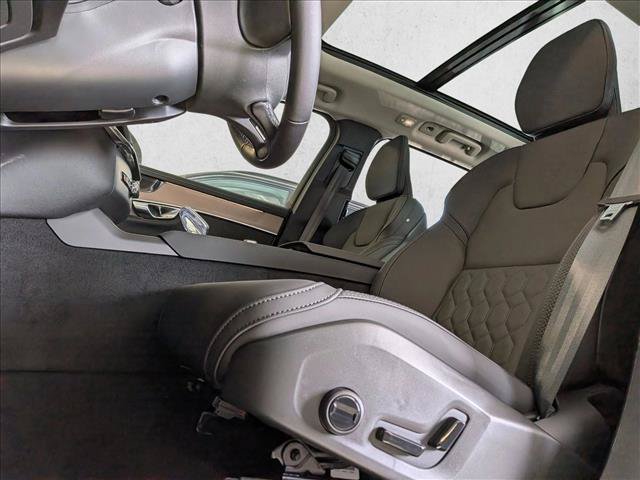 New 2026 Volvo XC90 B5 Plus w/ Protection Package AWD/4WD image 4