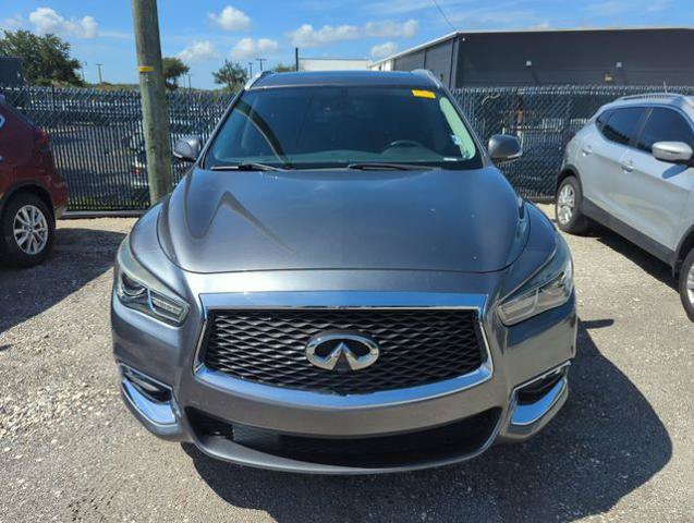 Used 2019 INFINITI QX60 Luxe w/ Essential Package FWD image 3