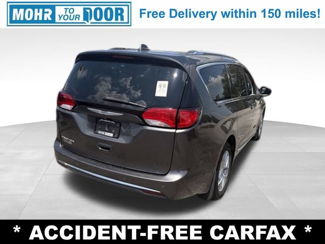 Used 2017 Chrysler Pacifica Touring-L Plus w/ Advanced Safetytec Group FWD image 6