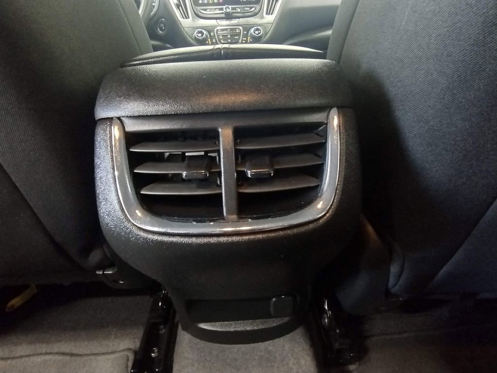 Used 2023 Chevrolet Malibu LT FWD image 33