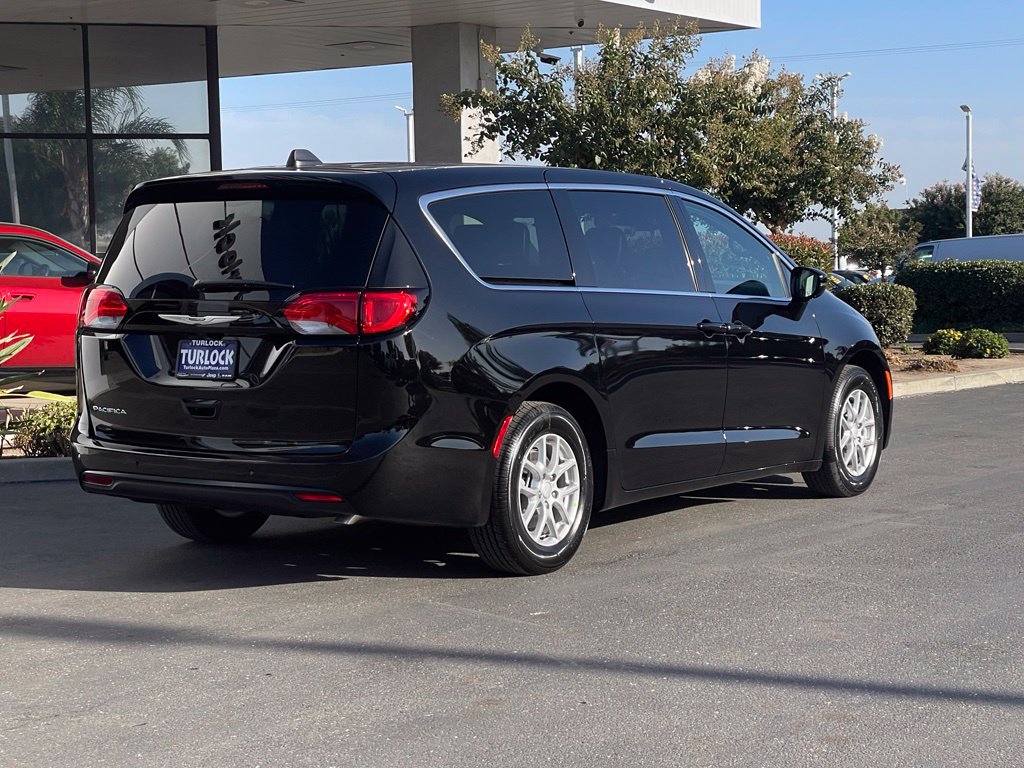 New 2027 Chrysler Pacifica LX FWD image 6