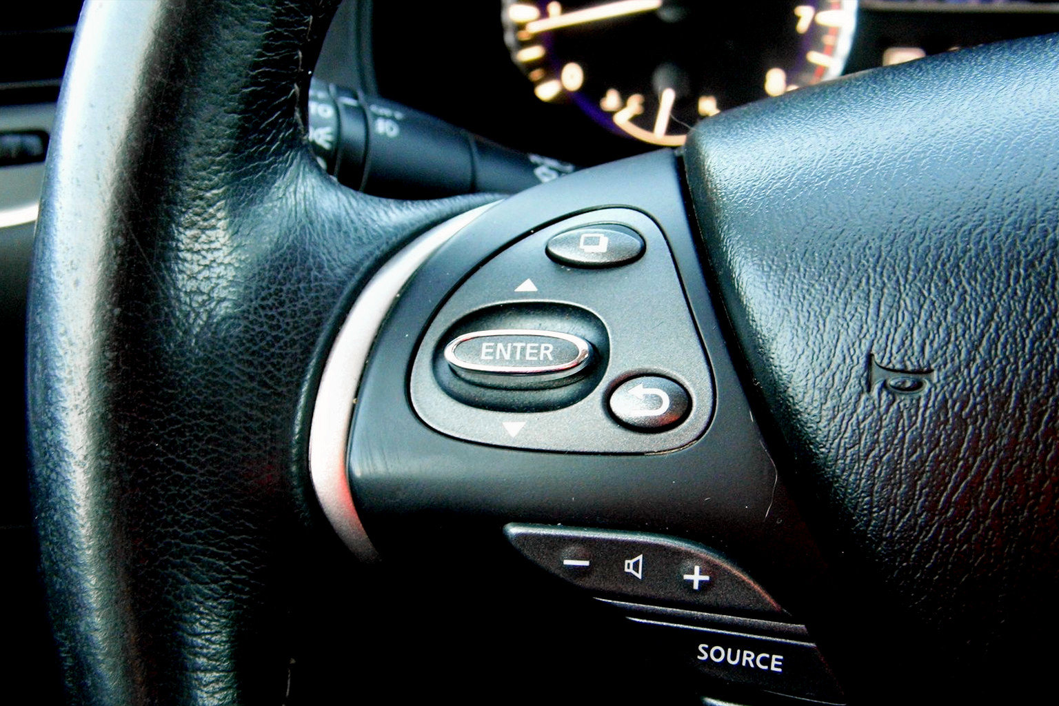 Used 2020 INFINITI QX60 Luxe w/ Essential Package image 13