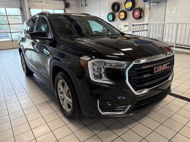 Certified 2024 GMC Terrain SLE w/ Driver Convenience Package image 1